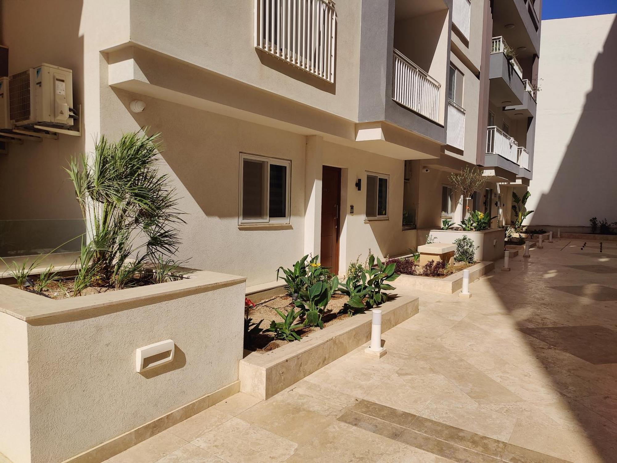 The Palm Court Apartment St. Paul's Bay Exterior foto
